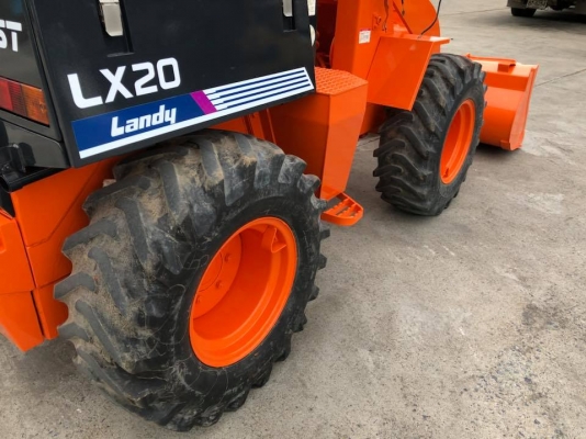 รถตักล้อยาง HITACHI LX20 นำเข้า มือสองญี่ปุ่น