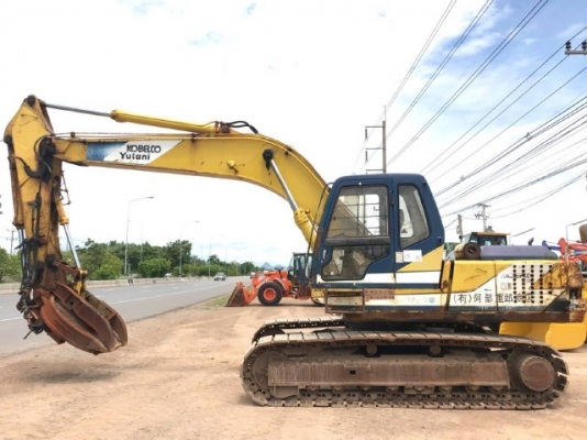 ขายรถขุด KOBELCO SK220 MARK 3 หัวแม่เหล็ก รถนอกนำเข้าเองจากญี่ปุ่น สภาพสวยพร้อมใช้ มีVDOการทำงานครับ