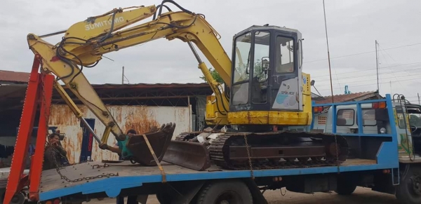 ขายด่วนรถเเบคโฮ ซูมิโตโม SH75หัวเก๋งสวยรถนอกเพื่งนำเข้ามาใหม่สวยเดิมๆเคื่องดีปั่มแรงคอลโทลน้ำมันปั้มนิ้ว บูมอามร์สวยเร็วแรงไม่โหลด เครื่องอีซูซู4สูบ 4JB1ระบบเต่ากะต่ายครบรถยังไม่เคยใช้งานในไทยเลย