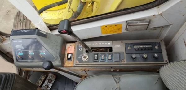 ขายด่วนรถเเบคโฮ ซูมิโตโม SH75หัวเก๋งสวยรถนอกเพื่งนำเข้ามาใหม่สวยเดิมๆเคื่องดีปั่มแรงคอลโทลน้ำมันปั้มนิ้ว บูมอามร์สวยเร็วแรงไม่โหลด เครื่องอีซูซู4สูบ 4JB1ระบบเต่ากะต่ายครบรถยังไม่เคยใช้งานในไทยเลย