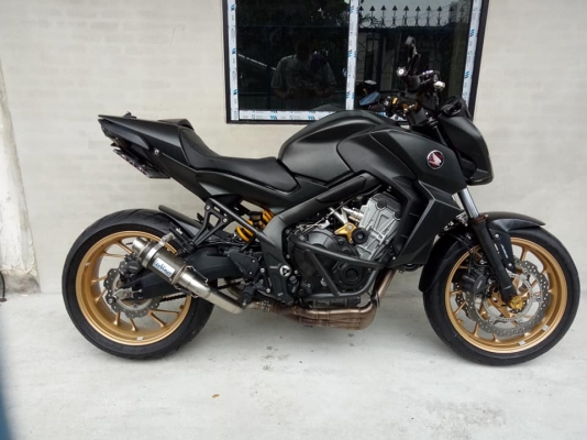 CB650f ปี2014 ออกรถใช้เงิน9999จบ ของแต่งเต็มคัน CB650f ปี2014 ออกรถใช้เงิน9999จบ ของแต่งเต็มคัน