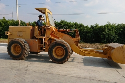 ขายรถตักล้อยาง KOMATSU 510 (แขนยาวแล้ว ตักขึ้นสิบล้อได้เลย มีใบอินวอย) ขายรถตักล้อยาง KOMATSU 510 (แขนยาวแล้ว ตักขึ้นสิบล้อได้เลย มีใบอินวอย)