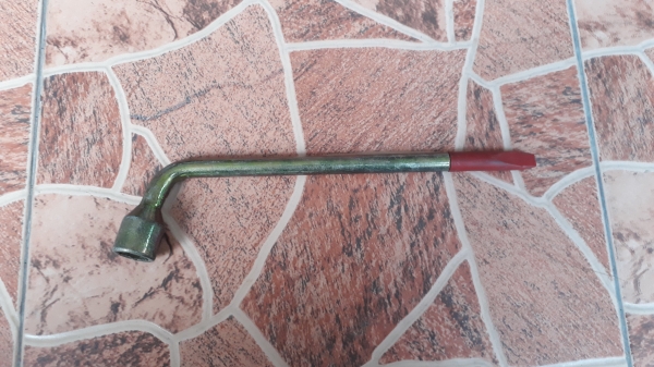 ประแจขันล้อ VOLVO เบอร์19