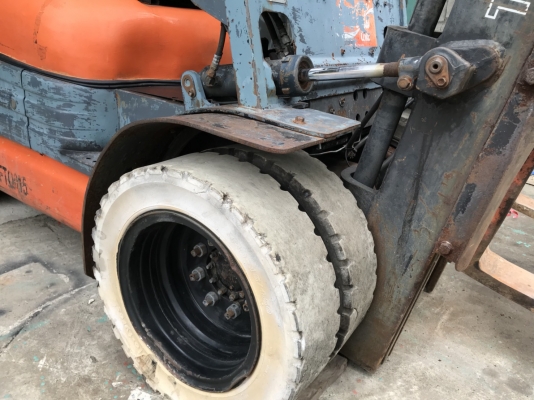 รถฟอร์คลิฟต์ TOYOTA รุ่น 6 สภาพดีพร้อมใช้งาน รถฟอร์คลิฟต์ TOYOTA รุ่น 6 สภาพดีพร้อมใช้งาน