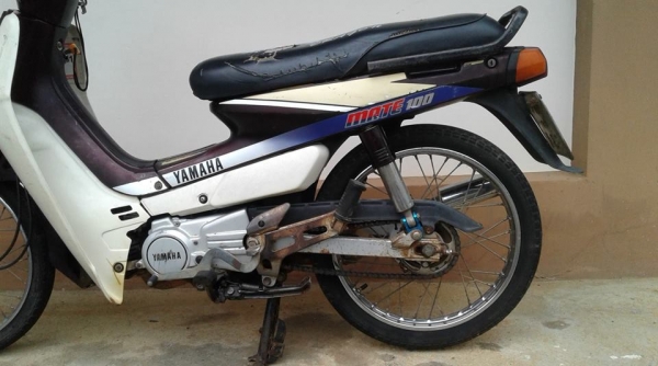 ขาย ยามาฮ่าเมท100 เล่มพร้อมชุดโอนภาษีขาดเครื่องดีสีเดิมยังสด