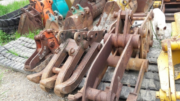 ขายตัวคีบ หนีบไม้ อุปกรณ์เสริมสำหรับรถขุด หลายขนาด เช่น30,40,45,50,55,60,100,120,200 สนใจติดต่อสอบถามได้สินเก่านอก ยังไม่เคยใช้งานในไทย ขายตัวคีบ หนีบไม้ อุปกรณ์เสริมสำหรับรถขุด หลายขนาด เช่น30,40,45,50,55,60,100,120,200 สนใจติดต่อสอบถามได้สินเก่านอก ยังไม่เคยใช้งานในไทย