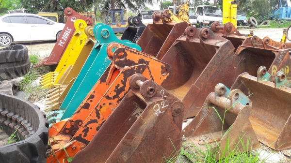 ขายบุ้งกี๋รถขุด หลายขนาด มีทั้งของใหม่และมือสอง ยังไม่เคยใช้งานในไทย