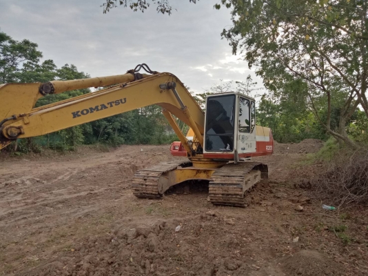 ขายด่วนPC200-5 ไฟฟ้าเต็ม คอรโทรลสั้น แอรหนาว ตัวเดินจีบ เอกสารอินวอยส์ สภาพนางฟ้ามาเกิด