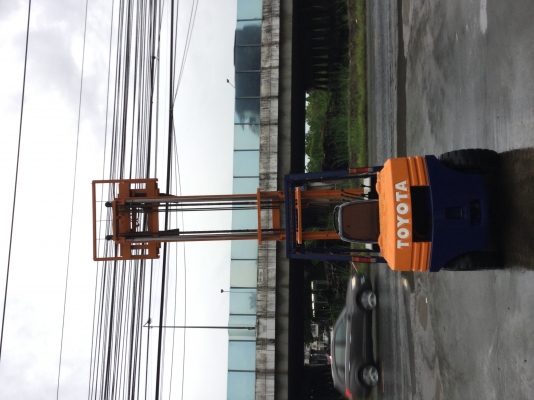 อาร์ ซี เอช โฟรคลิฟท์ ขาย โตโยต้า รุ่น 5 ดีเซล 3 ตัน เสา 4 เมตร