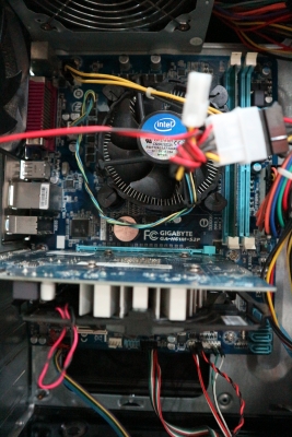 เคสคอมพ์ CPU Core i3-3220 3.3 GHz Ram 4 GB HDD 500GB การ์ดจอ GT730 2GB สภาพดี