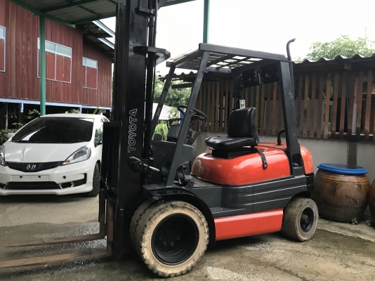ขายโฟคลิฟTOYOTA. รุ่น6ดีเซล2.5  สูง6เมตรพร้อมใช้ครับ