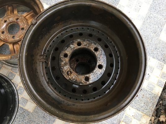 แมกซ์หยดน้ำ มี1 คู่ ขอบ15 กว้าง8.5 6รู ออฟเซต-34 ส่งได้ทั่วไทย