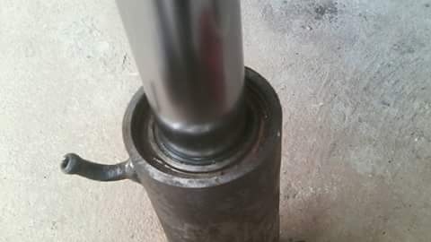 กระบอกช่วยยก