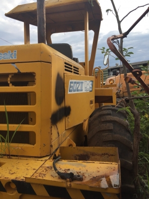 ขายรถตัก kawasaki 60z2 สภาพสวยพร้อมใช้รถหลวงประมูลออกมาแล้วครับ เอกสารเล่มทะเบียน ราคา380,000บาท ติดต่อคุณอ๊อฟ พิจิตร 086-737-9991