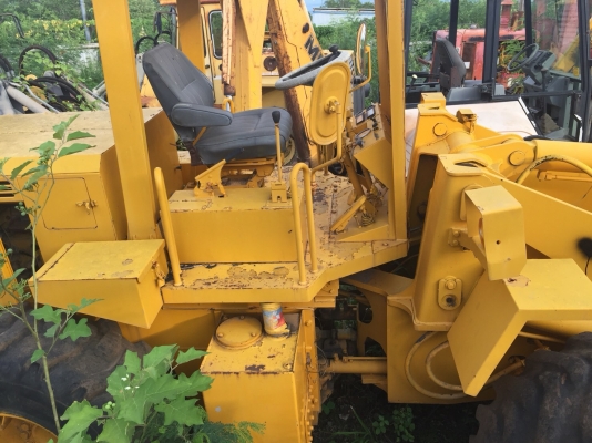 ขายรถตัก kawasaki 60z2 สภาพสวยพร้อมใช้รถหลวงประมูลออกมาแล้วครับ เอกสารเล่มทะเบียน ราคา380,000บาท ติดต่อคุณอ๊อฟ พิจิตร 086-737-9991