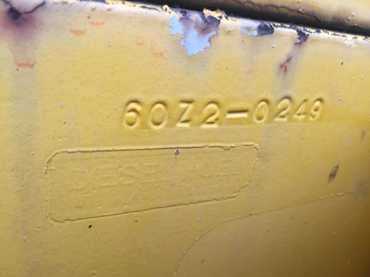 ขายรถตัก kawasaki 60z2 สภาพสวยพร้อมใช้รถหลวงประมูลออกมาแล้วครับ เอกสารเล่มทะเบียน ราคา380,000บาท ติดต่อคุณอ๊อฟ พิจิตร 086-737-9991