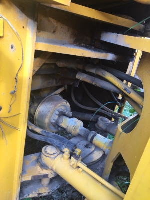 ขายรถตัก kawasaki 60z2 สภาพสวยพร้อมใช้รถหลวงประมูลออกมาแล้วครับ เอกสารเล่มทะเบียน ราคา380,000บาท ติดต่อคุณอ๊อฟ พิจิตร 086-737-9991