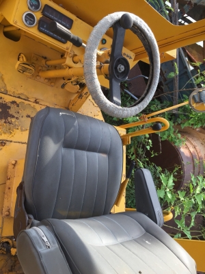 ขายรถตัก kawasaki 60z2 สภาพสวยพร้อมใช้รถหลวงประมูลออกมาแล้วครับ เอกสารเล่มทะเบียน ราคา380,000บาท ติดต่อคุณอ๊อฟ พิจิตร 086-737-9991