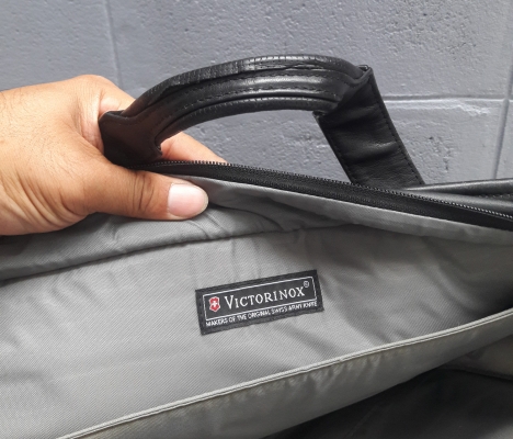 victorinox laptop briefcase