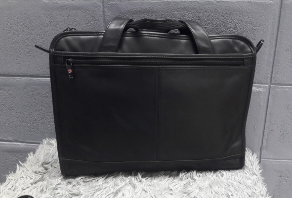 victorinox laptop briefcase
