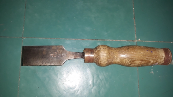 ขายสิ่วขนาด1 1/2&quot; MAPLE MADE IN ENGLAND.งานเก่ามือ2