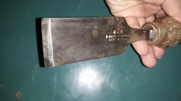 ขายสิ่วขนาด1 1/2&quot; MAPLE MADE IN ENGLAND.งานเก่ามือ2
