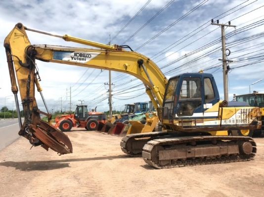 ขายรถขุด KOBELCO SK220 MARK 3 หัวแม่เหล็ก รถนอกนำเข้าเองจากญี่ปุ่น สภาพสวยพร้อมใช้ มีVDOการทำงานครับ