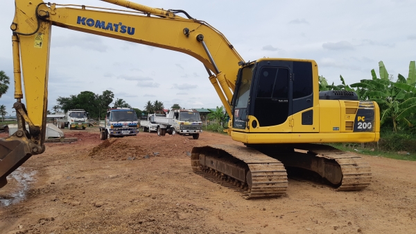 ขายPC200-8โคมัสสุไฟ้ฟ้าครบเอกสารเล่มทะเบียน