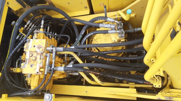 ขายPC200-8โคมัสสุไฟ้ฟ้าครบเอกสารเล่มทะเบียน