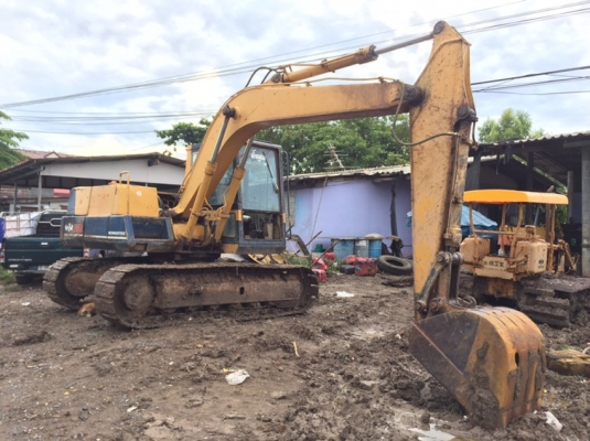 ขายรถแม็คโคร KOMATSU PC100-3 เก่าญี่ปุ่น รถสวยพร้อมใช้งาน มีเอกสารใบอินวอย เครื่องดีช่วงล่างดี ใบแทร็กสวย ราคาต่อรองคุยกันได้ โทร0616613023แพรว