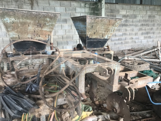 ขายด่วน ลิฟท์เบอ ติดที่หยอดปุ่ย ขายตามสภาพ 25000 บาท ขายด่วน ลิฟท์เบอ ติดที่หยอดปุ่ย ขายตามสภาพ 25000 บาท