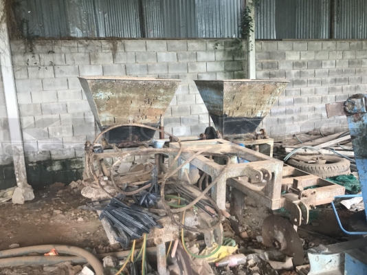 ขายด่วน ลิฟท์เบอ ติดที่หยอดปุ่ย ขายตามสภาพ 25000 บาท