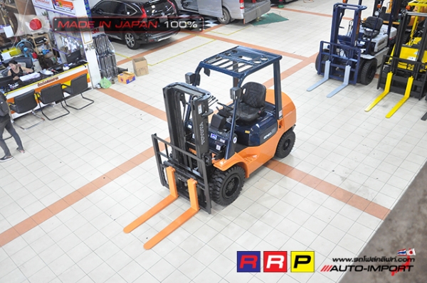 ขายรถโฟล์คลิฟท์มือสอง TOYOTA รุ่น 7FD30-11606 นำเข้าจากประเทศญี่ปุ่น 100\% ไม่เคยใช้งานในไทย