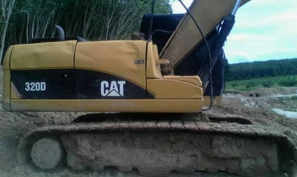 ขาย CAT 320 D ใช้งาน 9.000 ช.ม. เอกสารแจ้งจำหน่าย ราคา.1,280,000$