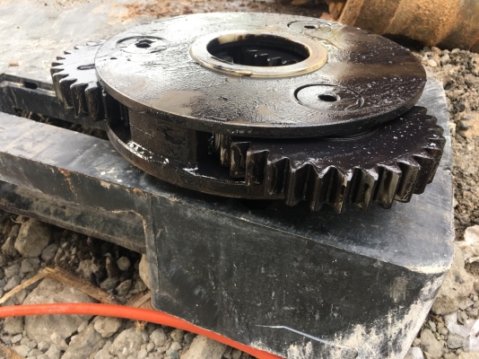 ขายตัวเดินCAT320V2(1คู่) ขายตัวเดินCAT320V2(1คู่)