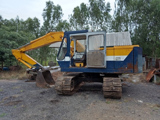 ขายKOMATSU PC 100 -2  รถตามภาพ  พร้อมใช้งาน เจ้าของขายเอง  ราคา  250,000 บาท