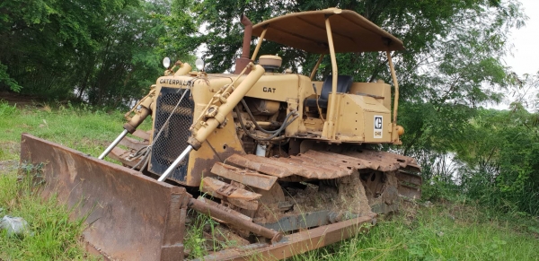 ขายรถแทรกเตอร์ D-4-E ตีนเป็ดขายแพ็คคู่ 2 ตัว ขายไม่แพงครับ