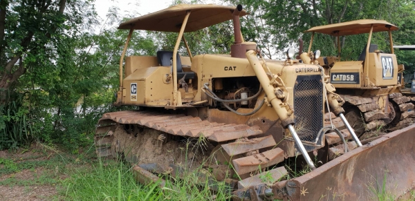 ขายรถแทรกเตอร์ D-4-E ตีนเป็ดขายแพ็คคู่ 2 ตัว ขายไม่แพงครับ ขายรถแทรกเตอร์ D-4-E ตีนเป็ดขายแพ็คคู่ 2 ตัว ขายไม่แพงครับ