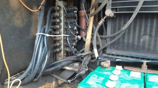 ขาย 690,000 KOMATSU pc 100-6-AC ไฟฟ้าครบ เครื่องดี ปั้มแรง เอวแน่น ช่วงล่างเต็ม รถสวยเดิมสภาพเก่านอกพร้อมใช้งาน   รถอยู่ นครปฐม 090-772-3710 090-772-3708