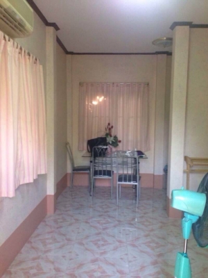 ขายรีสอร์ทส่วนตัวกลางเกาะช้าง จ.ตราด  มีบ้านพัก 4 หลัง เนื้อที่ 1 ไร่ 2 งานเศษ  ด้านหน้าติดทะเล ด้านหลังติดภูเขา  ทำเลดี  อากาศบริสุทธิ์  บรรยากาศ ไม่ต้องพูดถึง บอกได้คำเดียวว่าธรรมชาติมาก ขายถูกๆ เท่า ราคาประเมิน  16 ล้านบาท โฉนดพร้อมโอน เกาะช้าง จ.ตราด