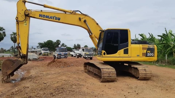 ขาย 1,350,000 KOMATSU pc 200-8 เล่มทะเบียน สภาพสวย ไฟฟ้าครบ ช่วงล่างเต็ม โซ่ใหม่ เอวแน่น แอร์หนาว เครื่องดี ปั้มแรง รถอยู่ นครปฐม 064-191-1112