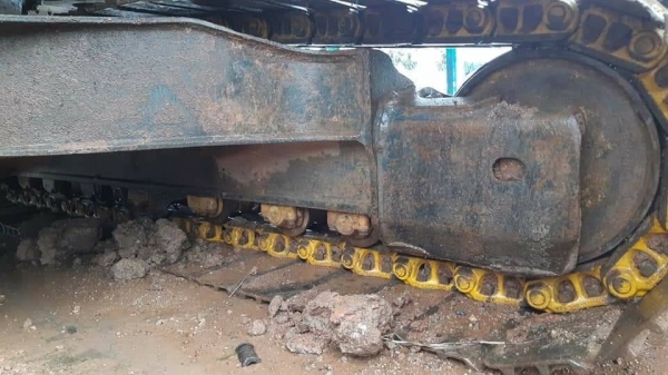 ขาย 1,350,000 KOMATSU pc 200-8 เล่มทะเบียน สภาพสวย ไฟฟ้าครบ ช่วงล่างเต็ม โซ่ใหม่ เอวแน่น แอร์หนาว เครื่องดี ปั้มแรง รถอยู่ นครปฐม 064-191-1112