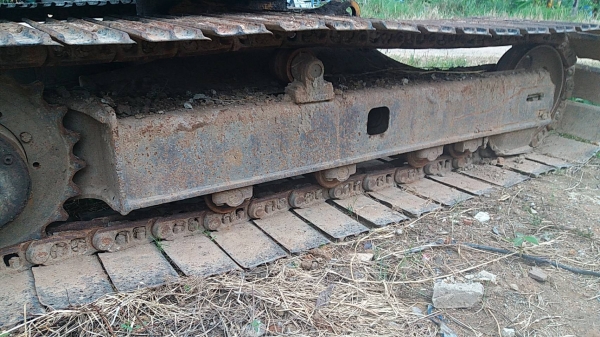 ขาย 275,000 KOMATSU pc 60-6 ไฟฟ้าตัด เครื่องดี ปั้มแรง เอวแน่น ช่วงล่างเต็ม แต่เก๋งไม่สวย รถพร้อมใช้ รถอยู่ ชลบุรี แหลมฉบัง 090-772-3710 090-772-3708