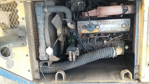 ขาย 275,000 KOMATSU pc 60-6 ไฟฟ้าตัด เครื่องดี ปั้มแรง เอวแน่น ช่วงล่างเต็ม แต่เก๋งไม่สวย รถพร้อมใช้ รถอยู่ ชลบุรี แหลมฉบัง 090-772-3710 090-772-3708