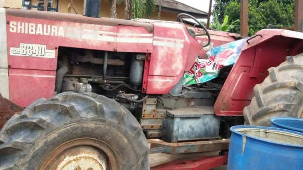 รถไถ SHIBAURA 8340 รถไถ SHIBAURA 8340