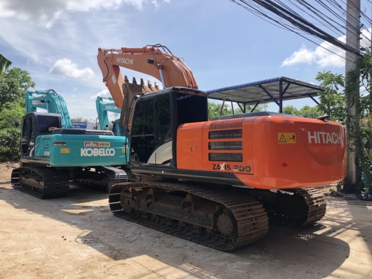 ขายด่วน!! HITACHI ZX200-5G สภาพสวยค่ะ