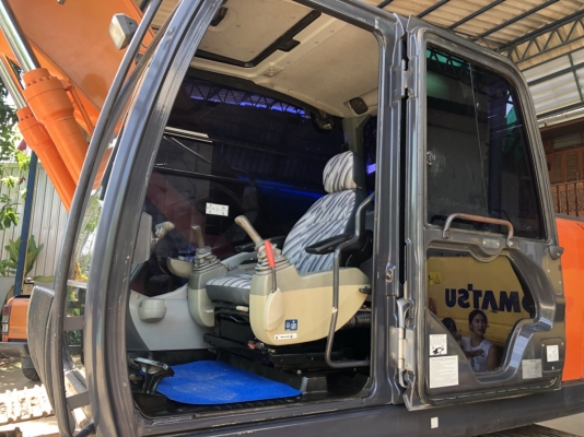 ขายด่วน!! HITACHI ZX200-5G สภาพสวยค่ะ