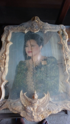 ภาพในหลวง-ราชินีกรอบเรซิ่น