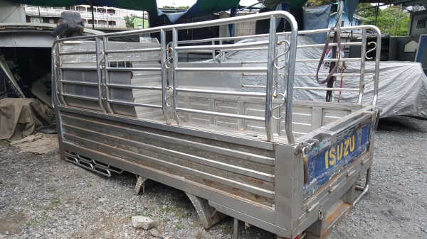 กะบะสแตนเลสทั้งใบสวยๆ