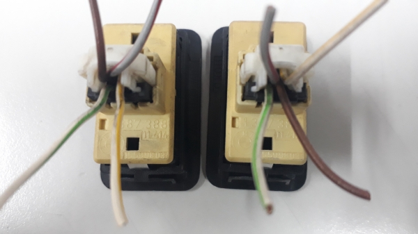 สวิทช์ กดขึ้น ลงกระจก BMW E36 แท้ สวิทช์ กดขึ้น ลงกระจก BMW E36 แท้